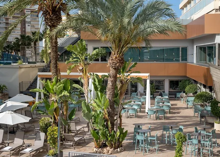 Climia Plaza Hotell 4*