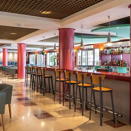 Climia Plaza Hotel 4*