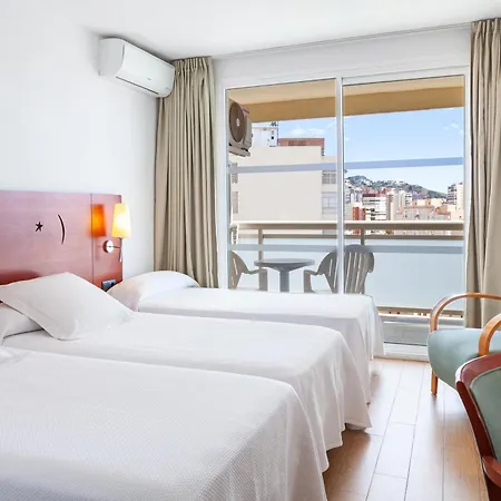 Climia Plaza Hotel 4*