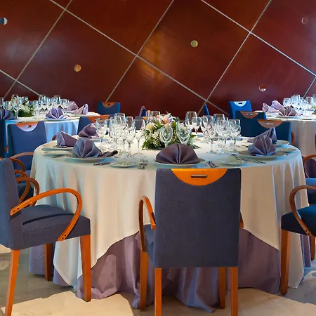 Climia Plaza Hotell 4*