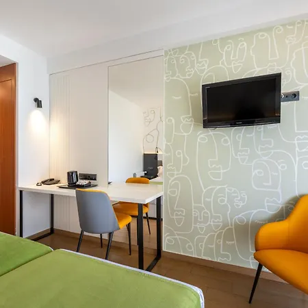 Climia Plaza Hotell