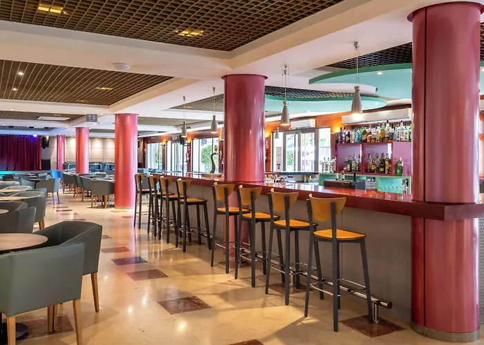 Climia Plaza Hotel 4*